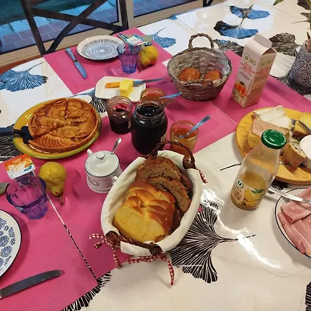 Maison Fleurie Bed & Breakfast